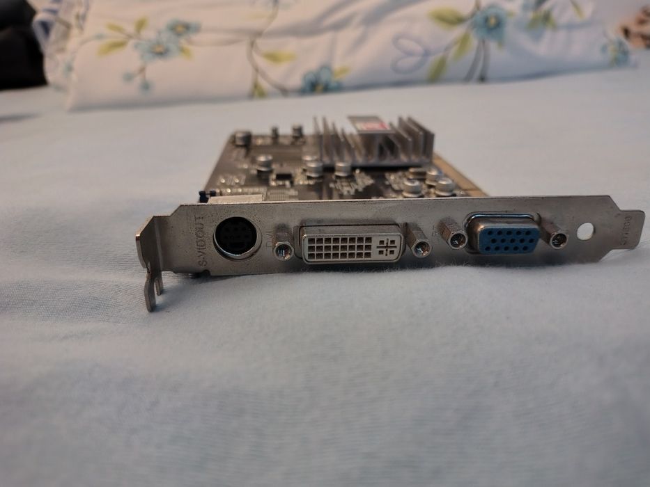 Placa video retro Sapphire ATI RADEON 7000 32 MB PCI