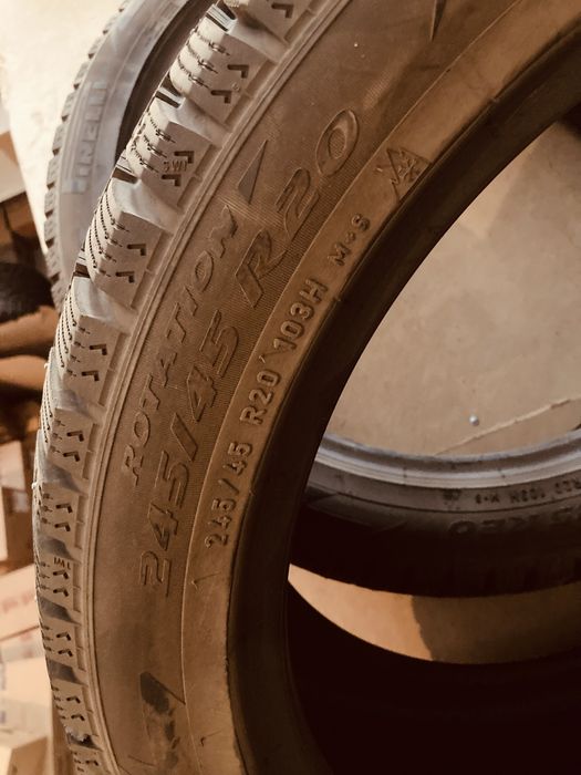 Шины зимние продам