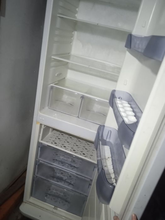 Продам двухкамерный холодильник Бирюса