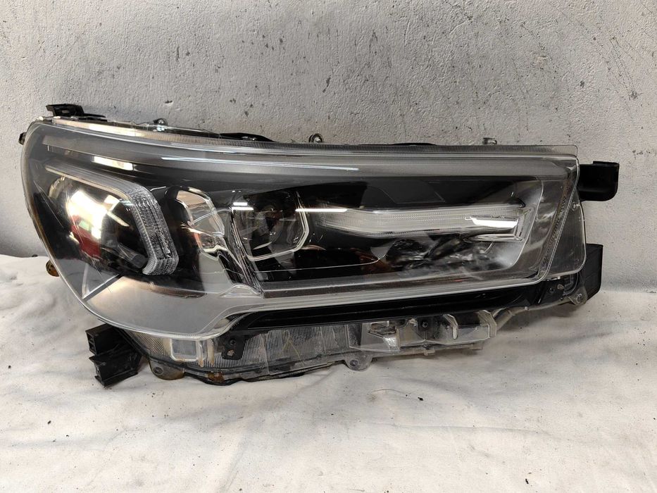 Оригинален фар Тойота  Toyota Hilux Full Led