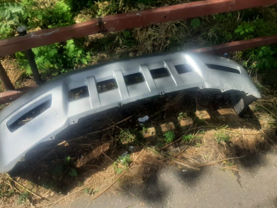 Продам бампер б/у от Toyota Highlander (оригинал)