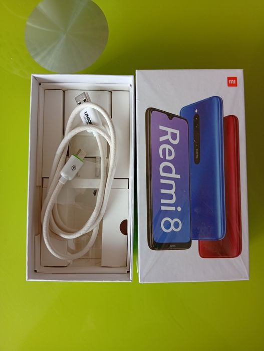 Redmi 8 мобильный продам.