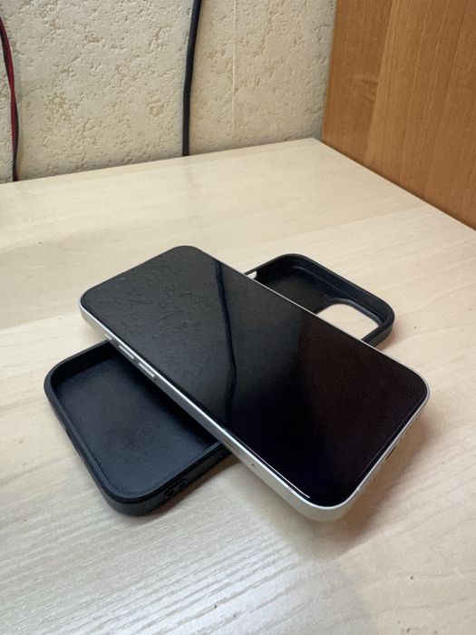 Продам Айфон 13 ( iphone 13 )