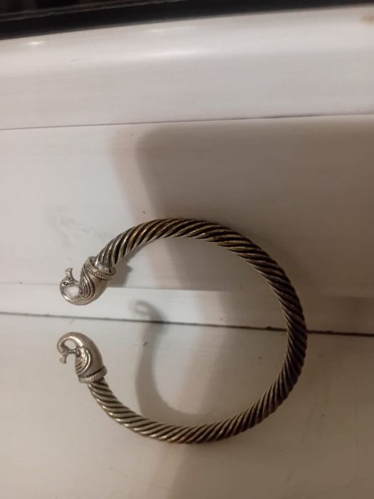 Продам браслеты женские