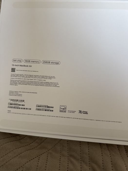 Макбук air m4 16/256