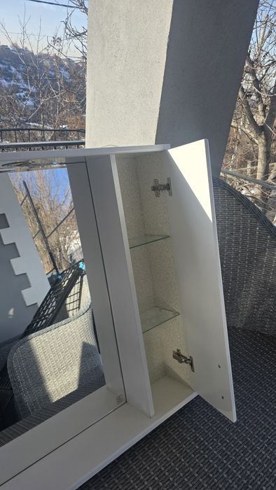 Шкаф для ванной подвесной