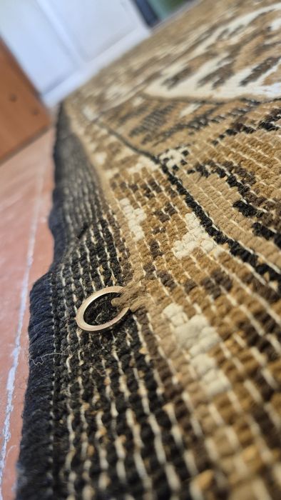 Продам ковер 2,6 м на 1,9 м