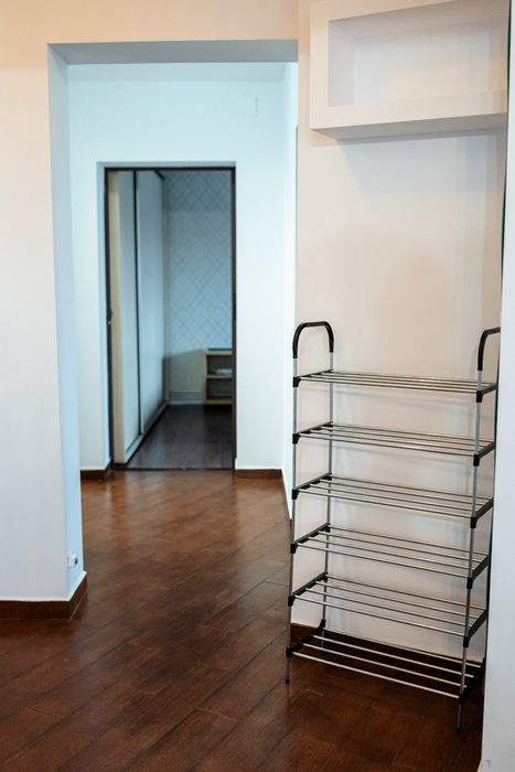 Apartament de inchiriat Focsani, 3 camere decomandat, etaj 1, ultracentral – Ceasul Rău, vedere Catedrala