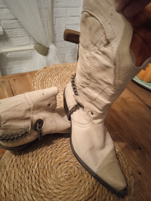 Казаки, натуральная кожа