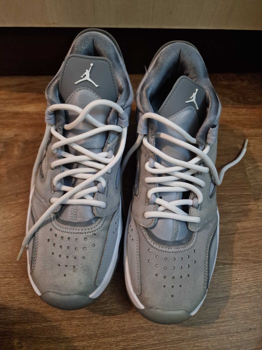 Nike Jordan Max Aura 2 – оригинални, номер 40, сиви