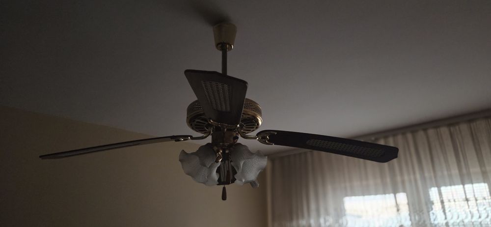 Lustra cu ventilator