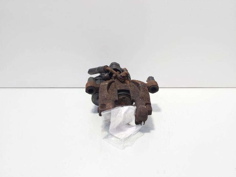 Etrier dreapta spate cu motoras, cod 3Q0615406E, VW Passat (3G2) Volkswagen