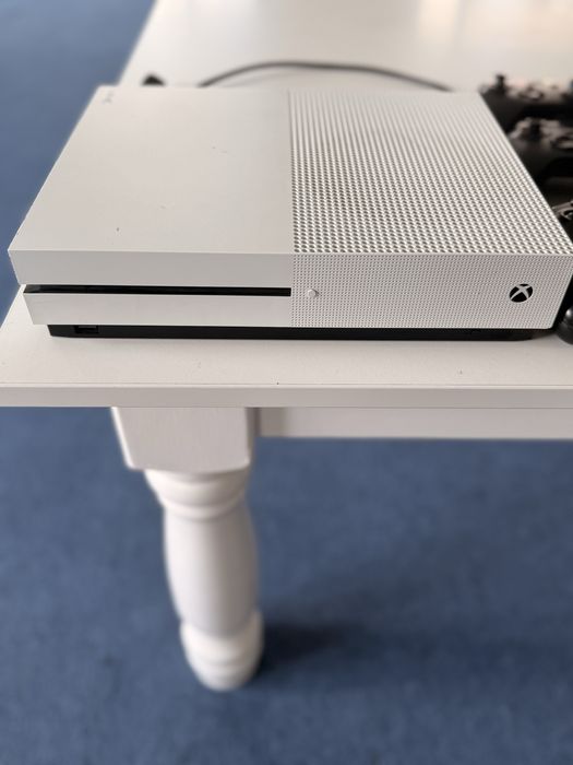 Xbox One S 750gb memorie