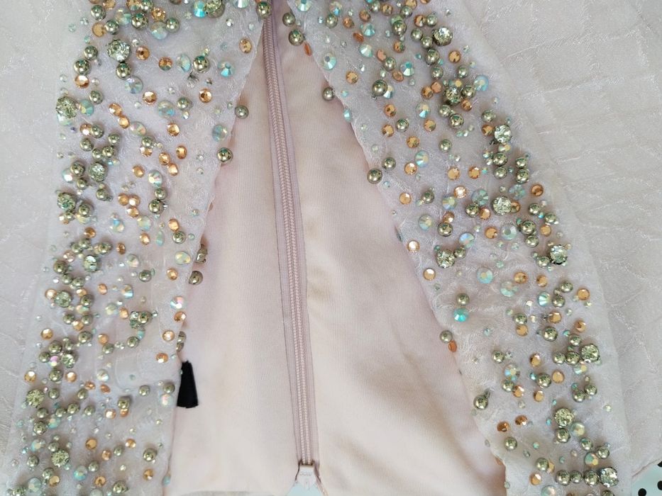 модели одежды сатылады