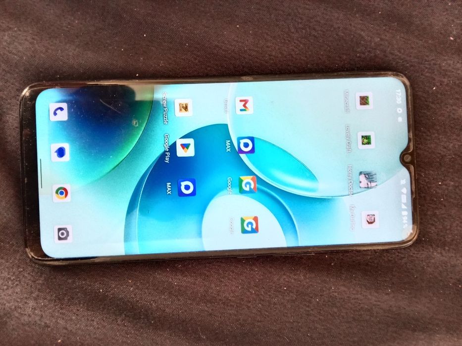 Телефон WIKO T10