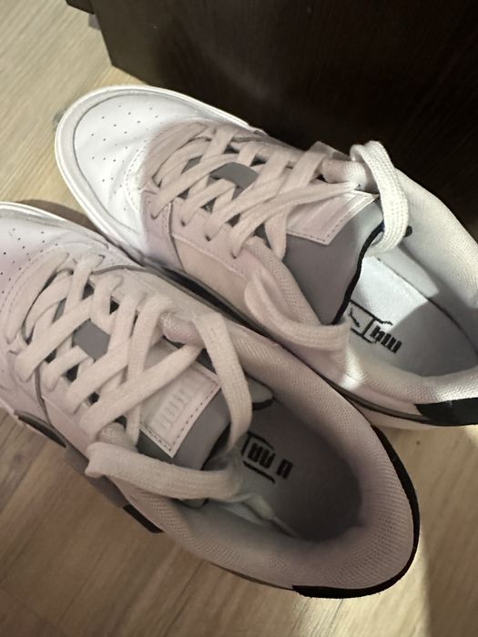 Маратонки Puma.