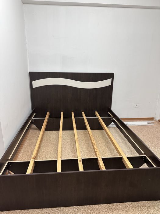 Продам спальный гарнитур