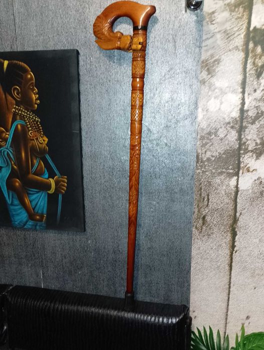 Цървули №44 и дървен бастун с глава на дракон