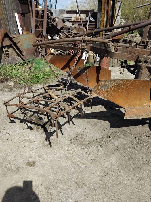 Вспашка огородов трактором с плугом,борона.