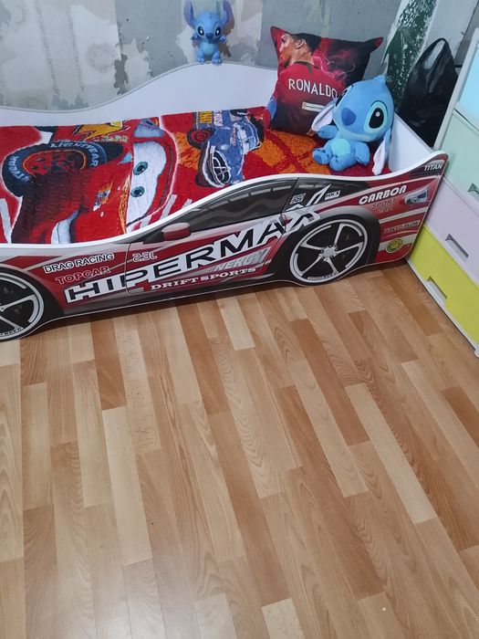 Продам кровать машина.