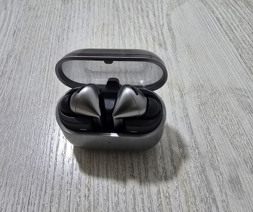 Наушники samsung galaxy buds3 pro в отличном состояние