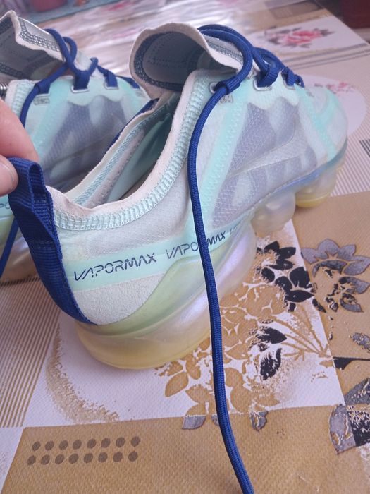 Adidași Nike VAPORMAX în stare foarte bunã