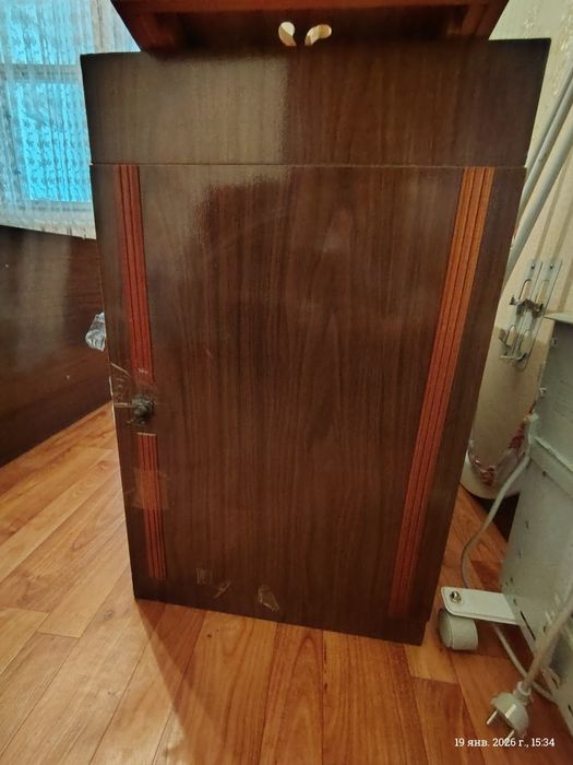 Продам шкаф советский