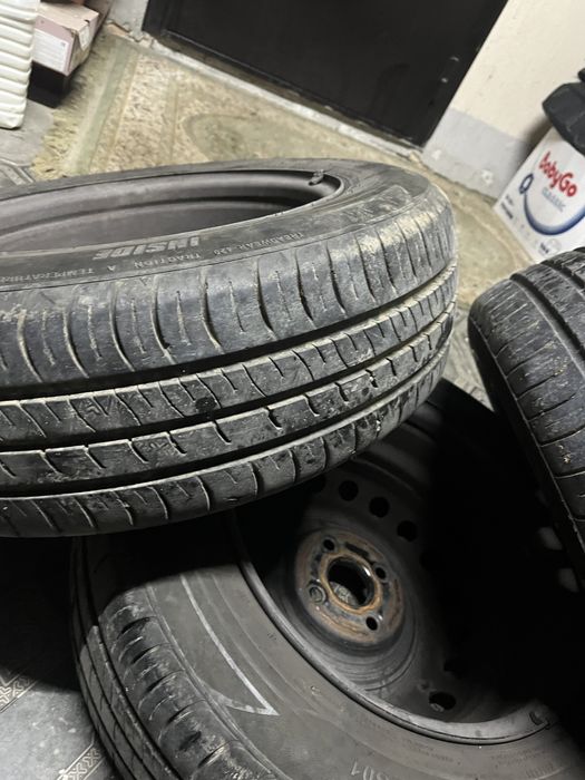 Шины с дисками  в отличнлм состоянии