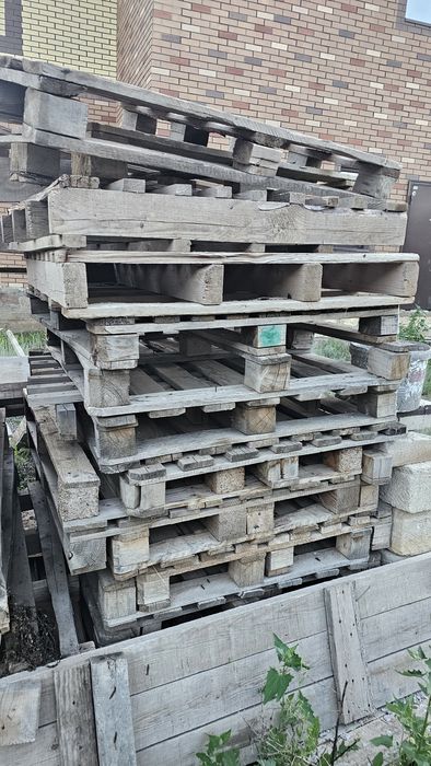 Продам поддоны 900 тенге
