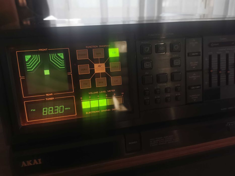 Amplificator Akai AV-M616L - defect