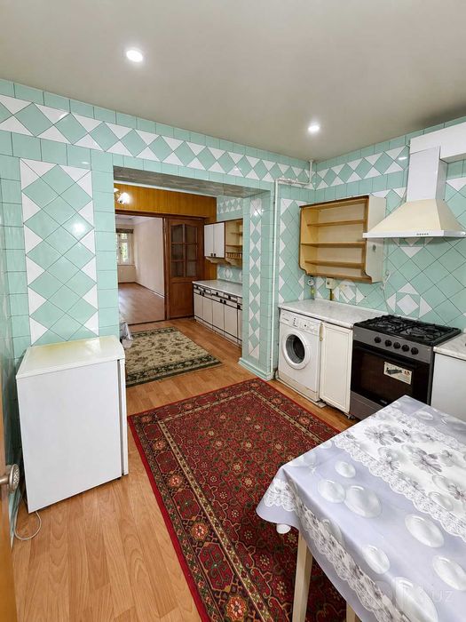 Гунча, Беруний кўчаси - катта квартира (100 M²) без маклера, метро ёни