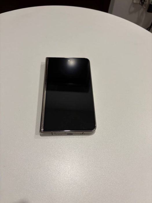 Pixel Fold с двойным экраном