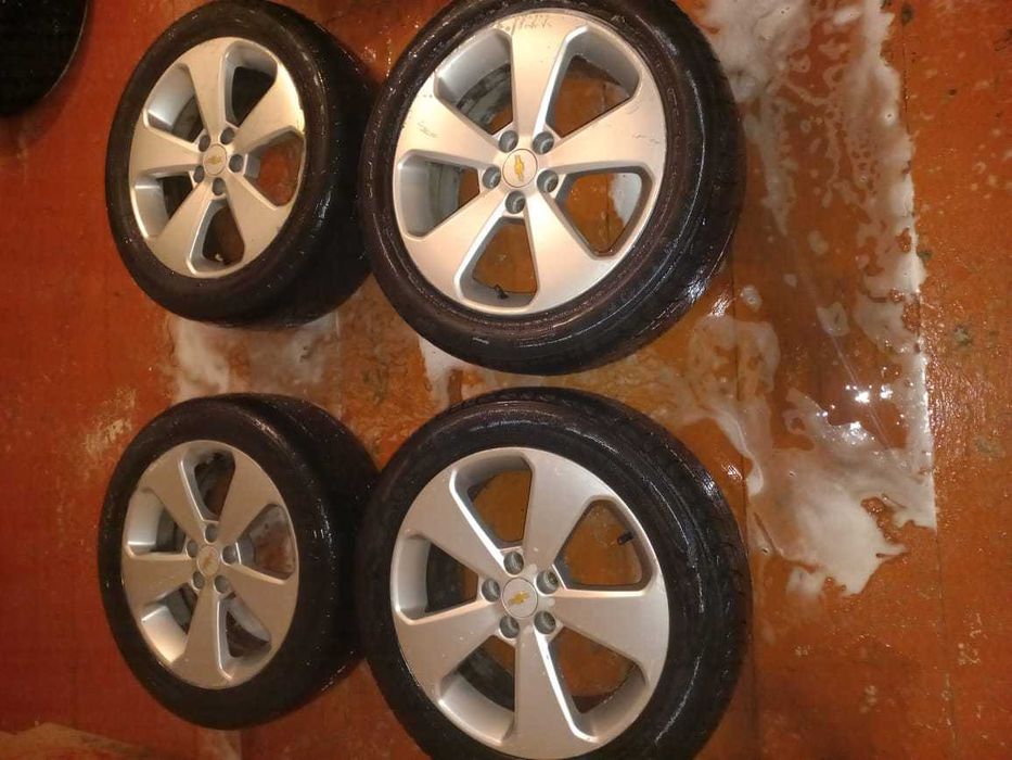 Продается шины с дисками 215 ,55, R 17  летние