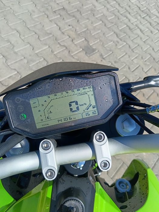 Motocicleta keewey 125.