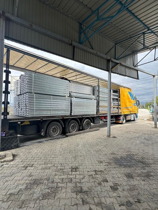 Фасадно поцинковано скеле