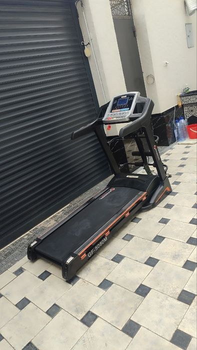 Продам двух моторную беговую дорожку фирмы General Fitness GF 5080M