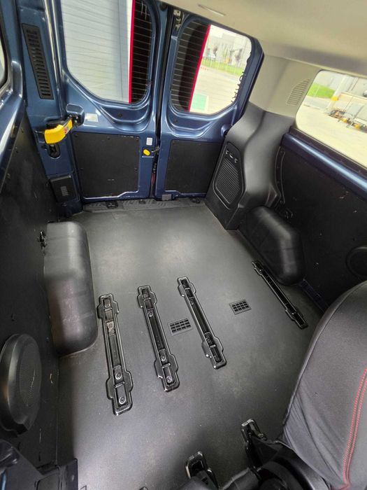 Vând Ford Transit Custom (L2H1) | 8+1  | Garanție extinsă 2+2 | 2027 pana la 400.000 km