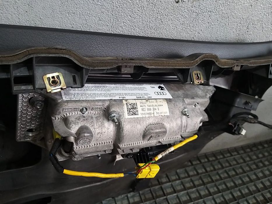 Kit plansa bord audi a4 b7 8e 8e1857067a 8e2880204b