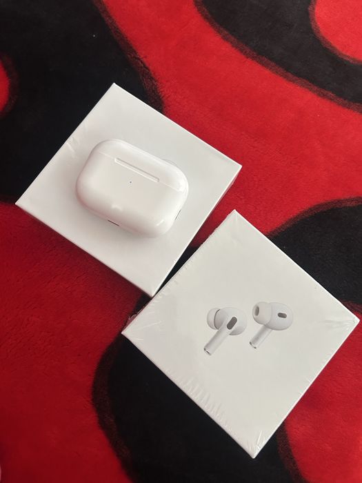 Casti air pods.