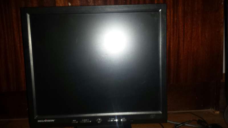 Монитор Mегавижън 20"