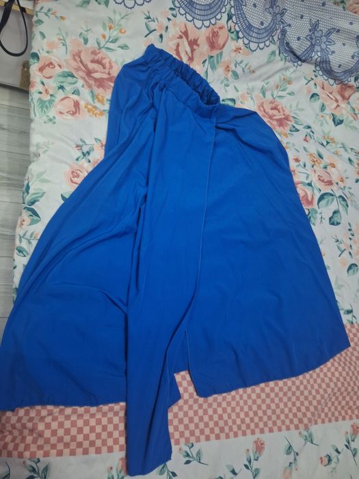 Ефектен син сет от две части - топ и пола