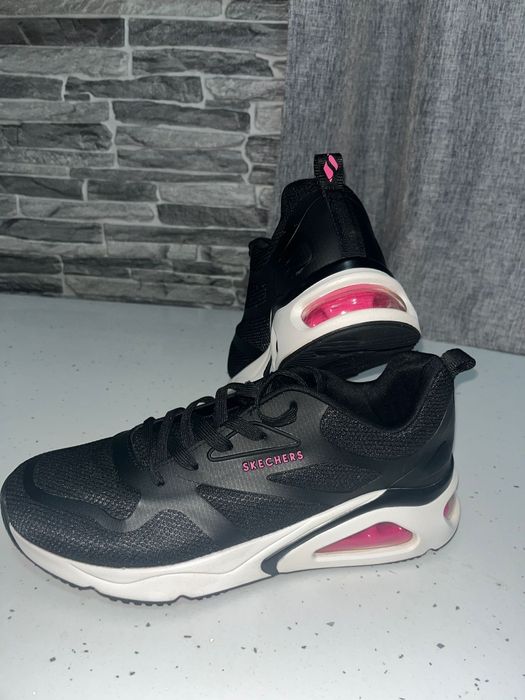 Adidași skechers damă