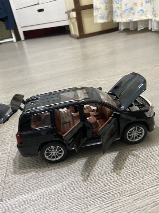 Машинки отличное сост