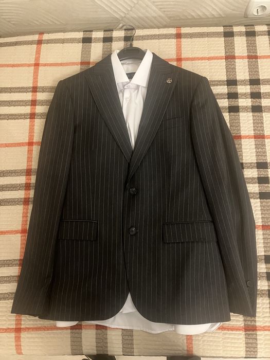 Костюм практический новый