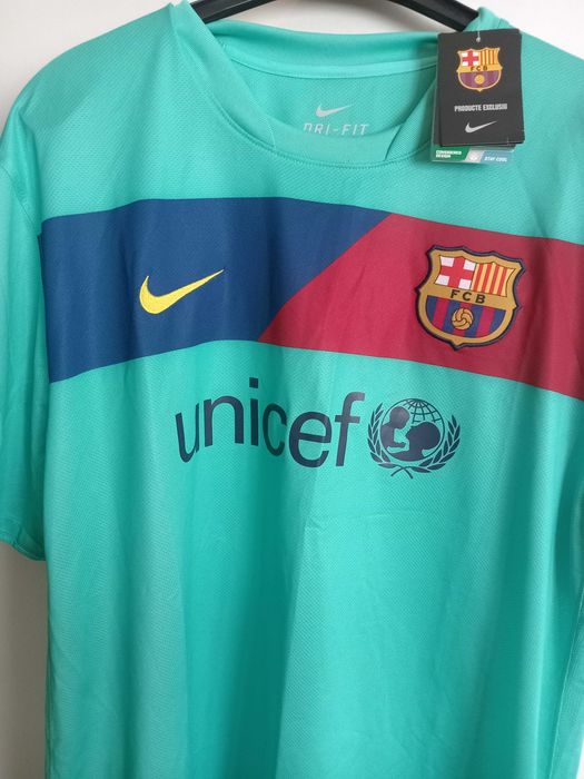 Спортивная кепка шорты шарф майка и мяч