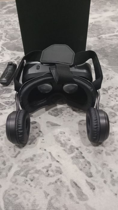 VR-очки Shinecon с джойстиком