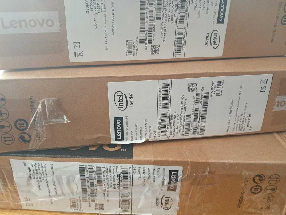 Laptop Lenovo V330-15IKB i5 Gen 8 / Radeon / 15.6” Full HD – putin folosit