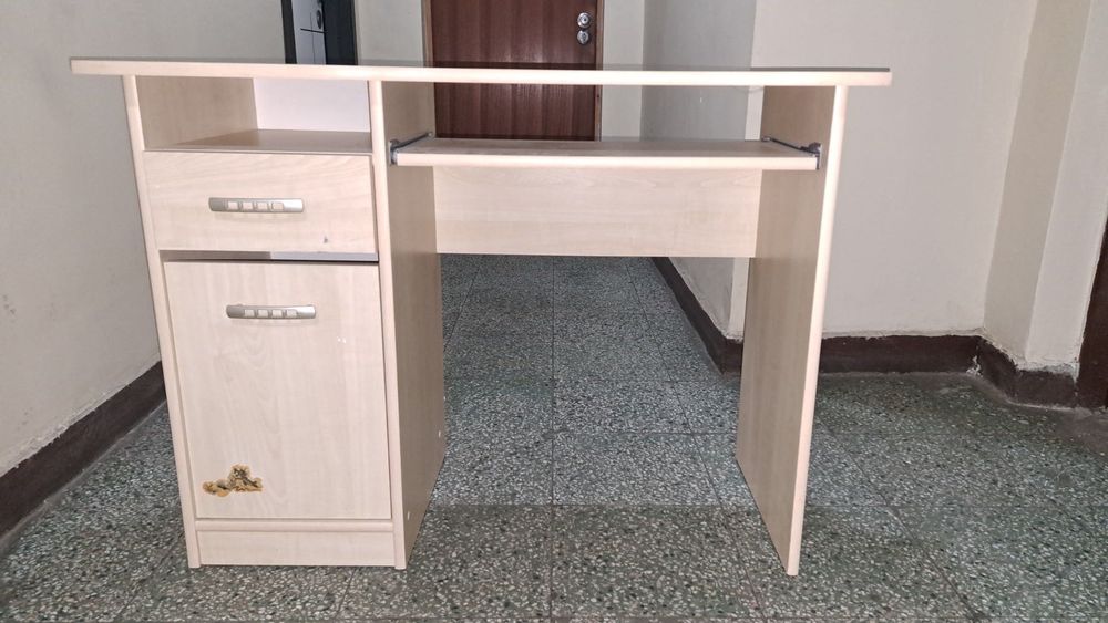 Бюро за детска стая