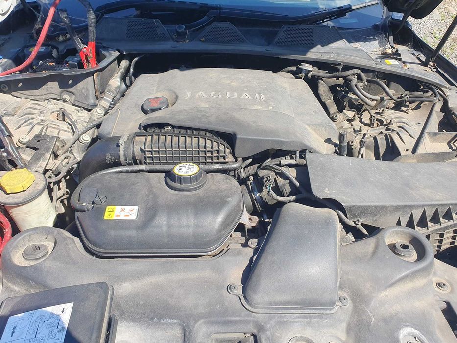 Dezmembrez Jaguar XJ 3.0 D V6 Auto 2012