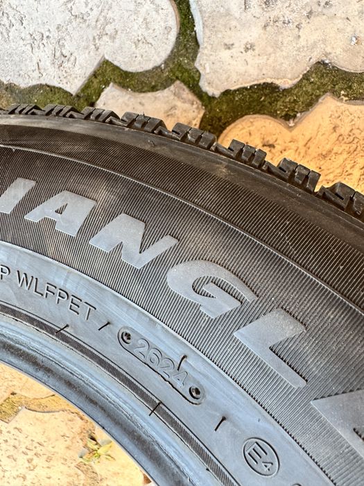 Комплект TRIANGLE ICE LYNX 235 - 65 - R17 шипы